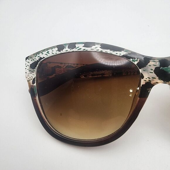 Steve Madden Brown & Animal Print Sunglasses main image 11